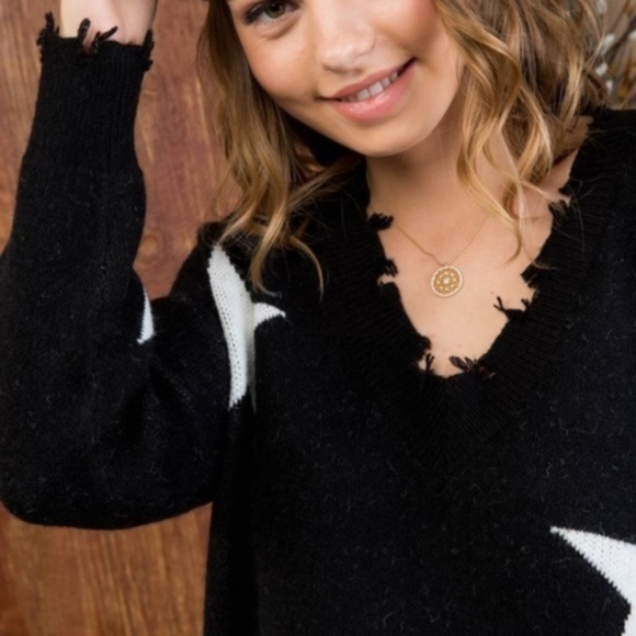 CAPELLA Star Print Sweater | Moda Me Couture® - Picture 4 of 4